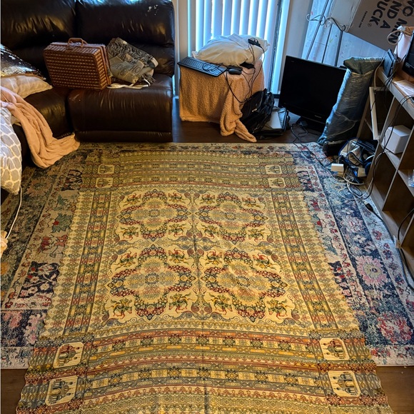 Multicolor Patterned Blanket 🧺 - Picture 6 of 7